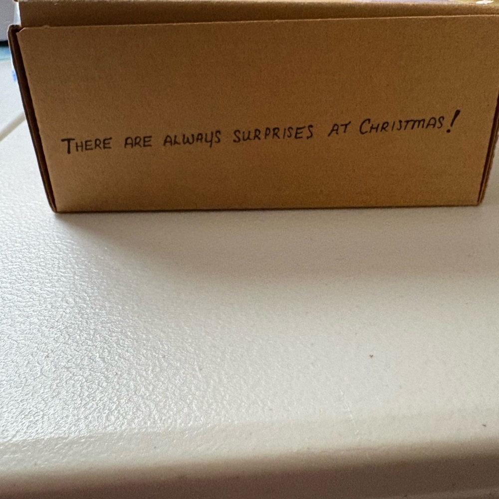 Retired American girl doll molly’s Christmas surprise - Picture 4 of 10
